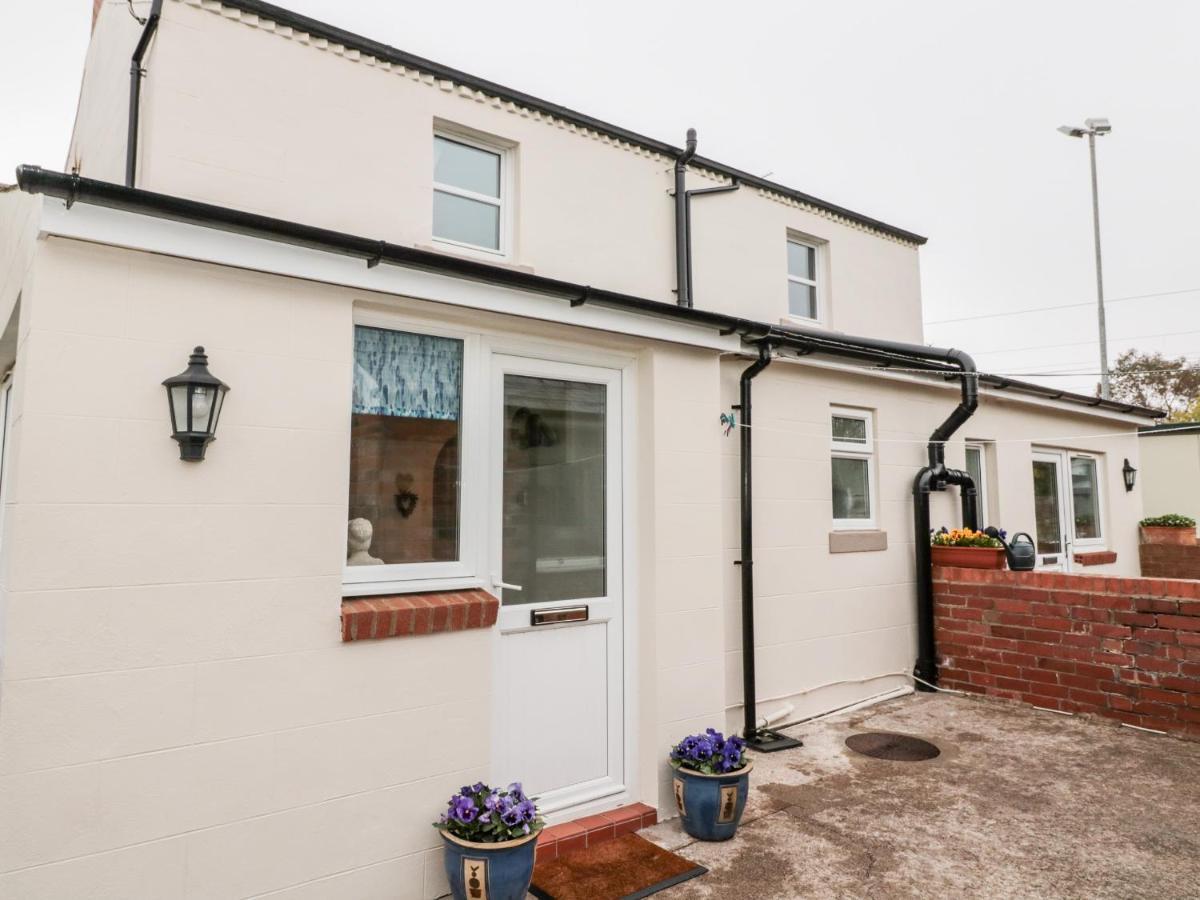 St Cuthbert'S Cottage Beal 外观 照片